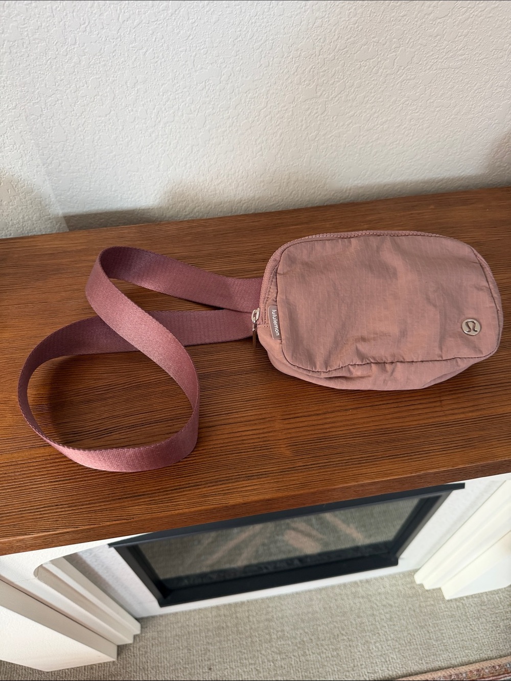 lululemon athletica mauve pink crossbody bag